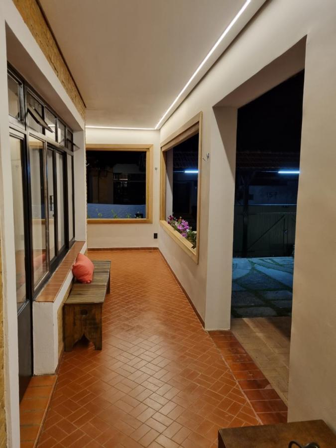 הוילה אטיבאיה Casa Dom Quixote, Pequena Chacara No Centro Da Cidade מראה חיצוני תמונה